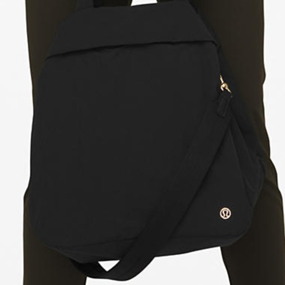 Lululemon On The Level Large Tote